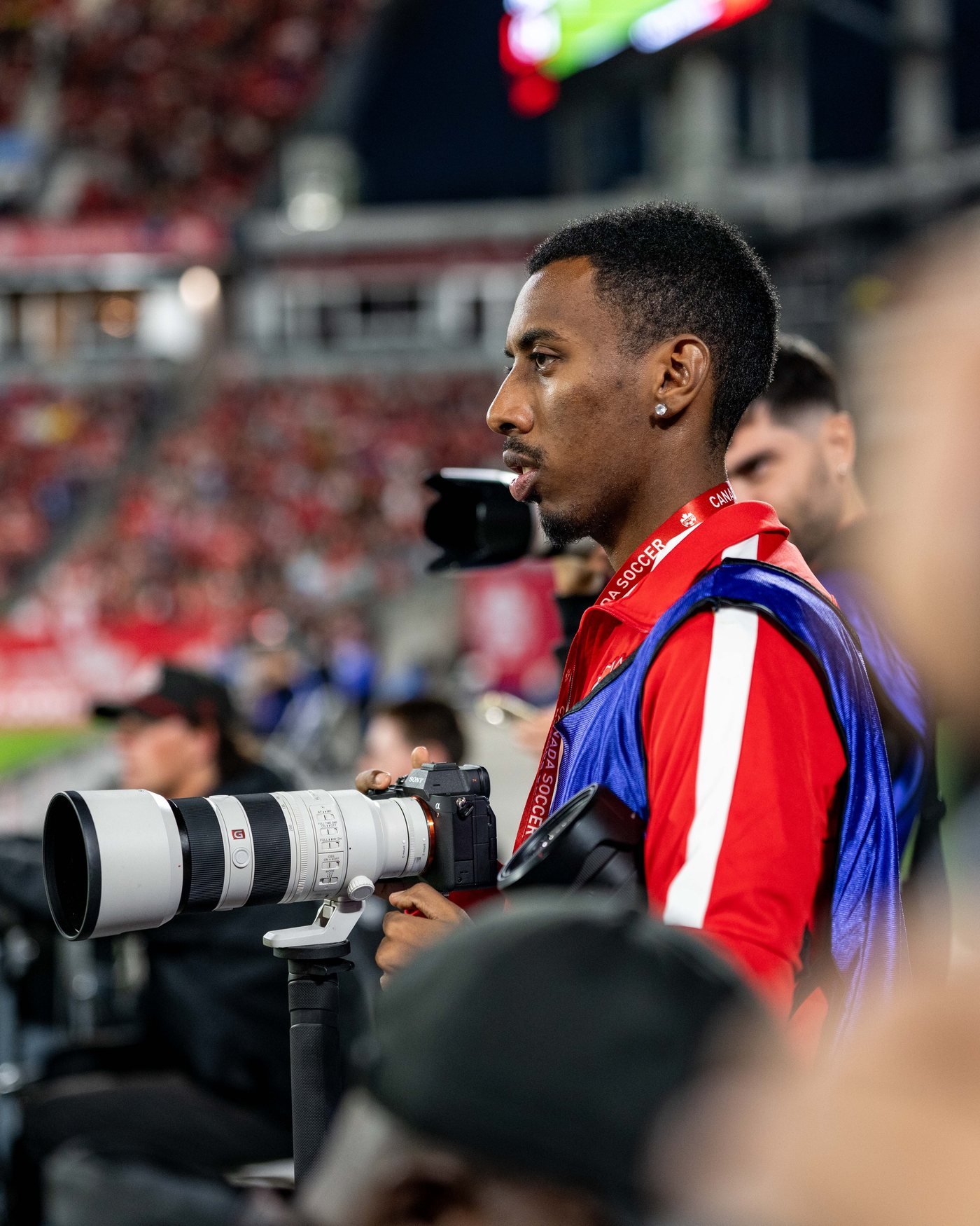 Kidus Amberbir shooting from the sideline